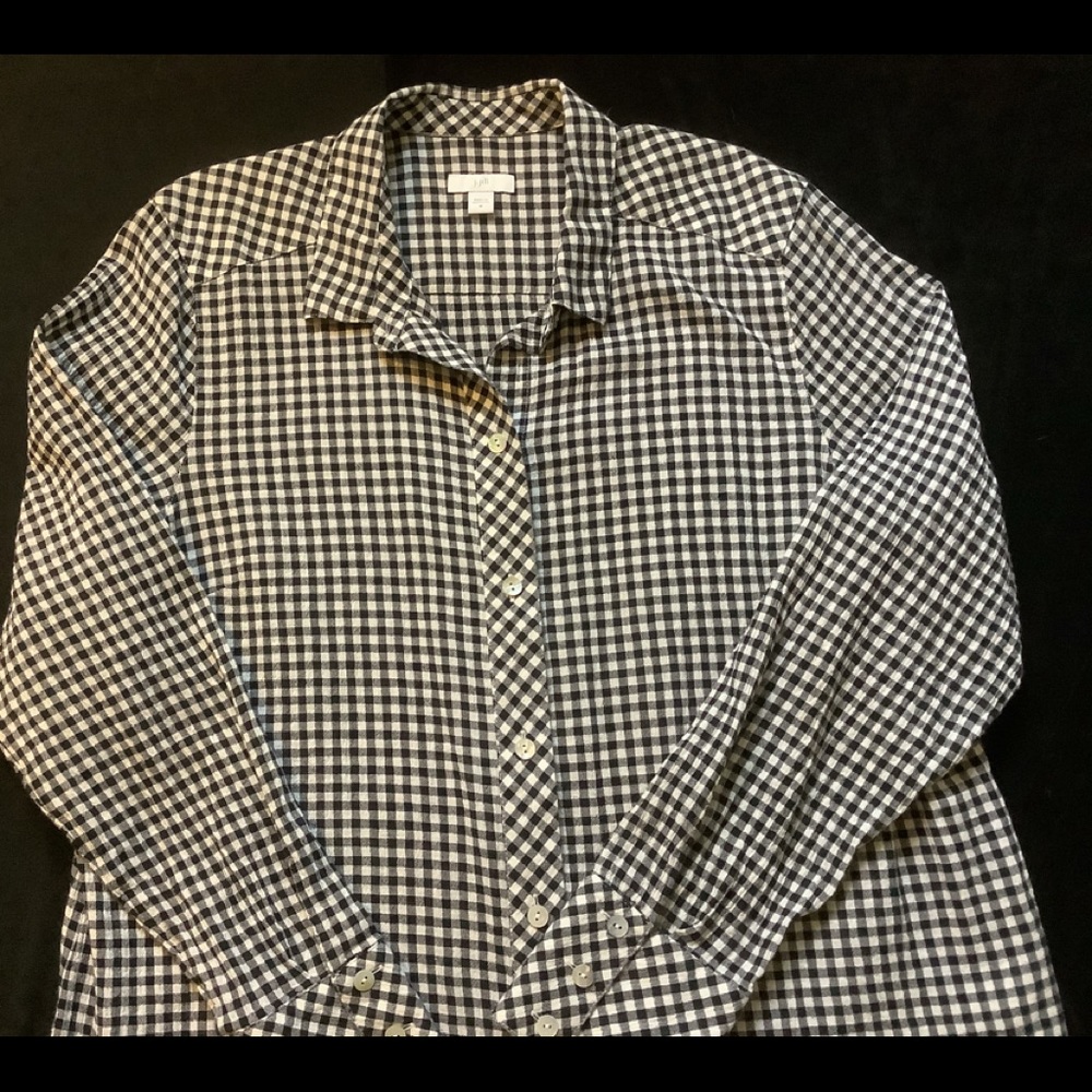 Textured gingham button down tunic. - Picture 9 of 12
